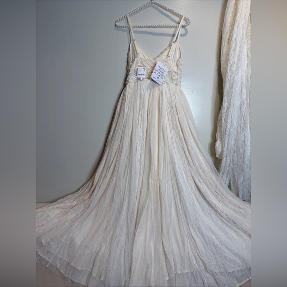 Free People Fairydust Lace Pearl Embellished Ethereal Maxi Dress 0 - joarbit.com Free People Fairydust Lace Pearl Embellished Ethereal Maxi Dress 0 - joarbit.com